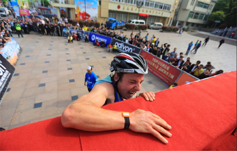 Maybe if I open me mouth wider I will make it up easier...?