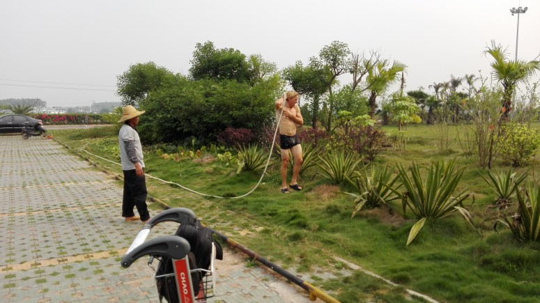 This is yesterday, Marcel decided it was too hot and needed a wash (he did need a wash). This is the last we've seen of them. Hopefully will find them later tonight!